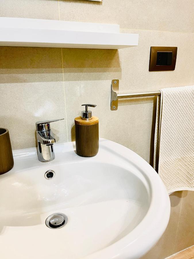 Hotel Chiaia175 Napoli Esterno foto